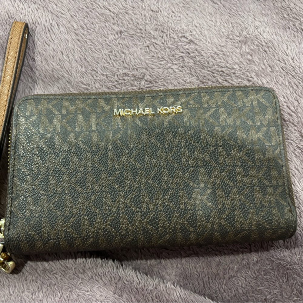 Michael Kors wallet